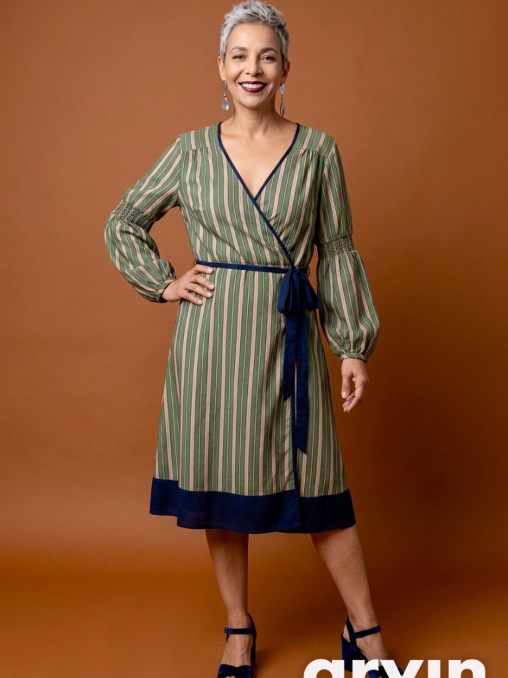 Vintage BCBG MAX AZRIA pure silk striped dress Sz. L EUC